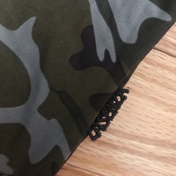 La SENZA camouflage tank - Picture 4 of 6